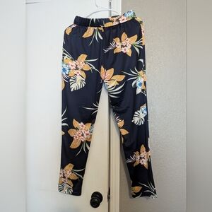 Women's floral stretchy pants M